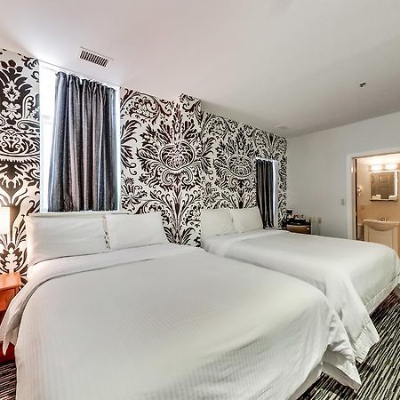 Isabella Hotel & Suites トロント エクステリア 写真