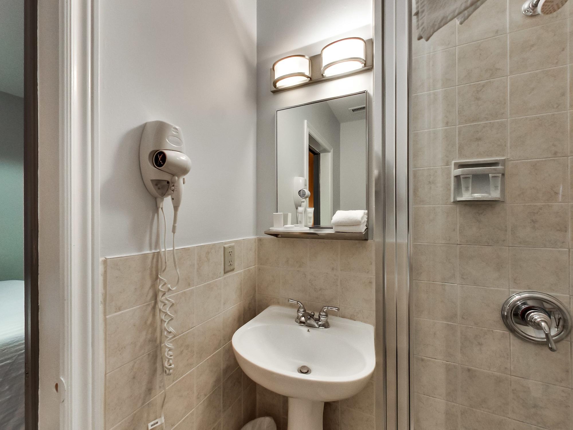 Isabella Hotel & Suites トロント エクステリア 写真