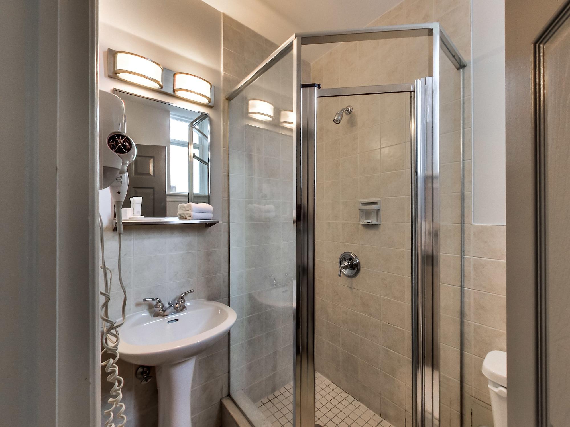 Isabella Hotel & Suites トロント エクステリア 写真