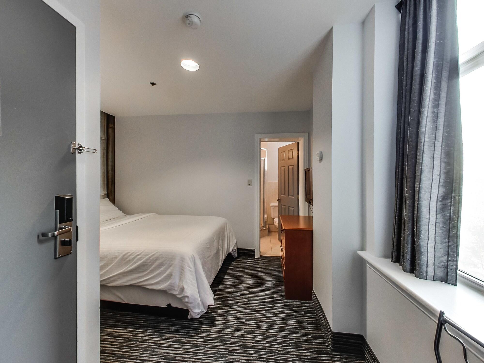 Isabella Hotel & Suites トロント エクステリア 写真