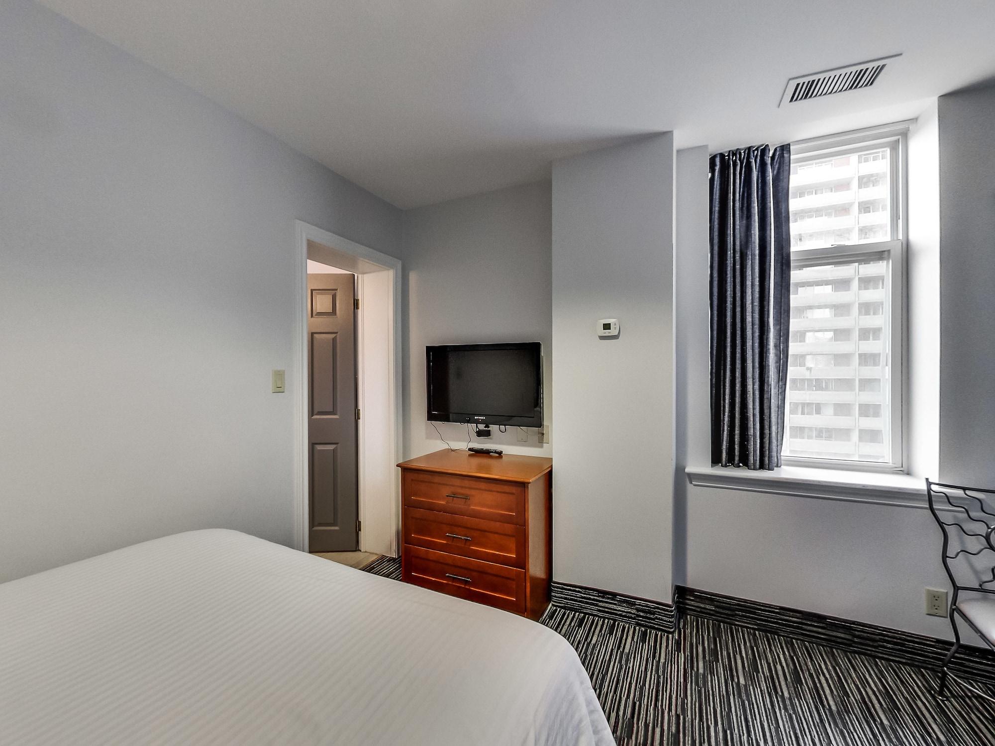 Isabella Hotel & Suites トロント エクステリア 写真