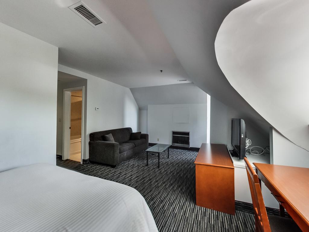 Isabella Hotel & Suites トロント エクステリア 写真