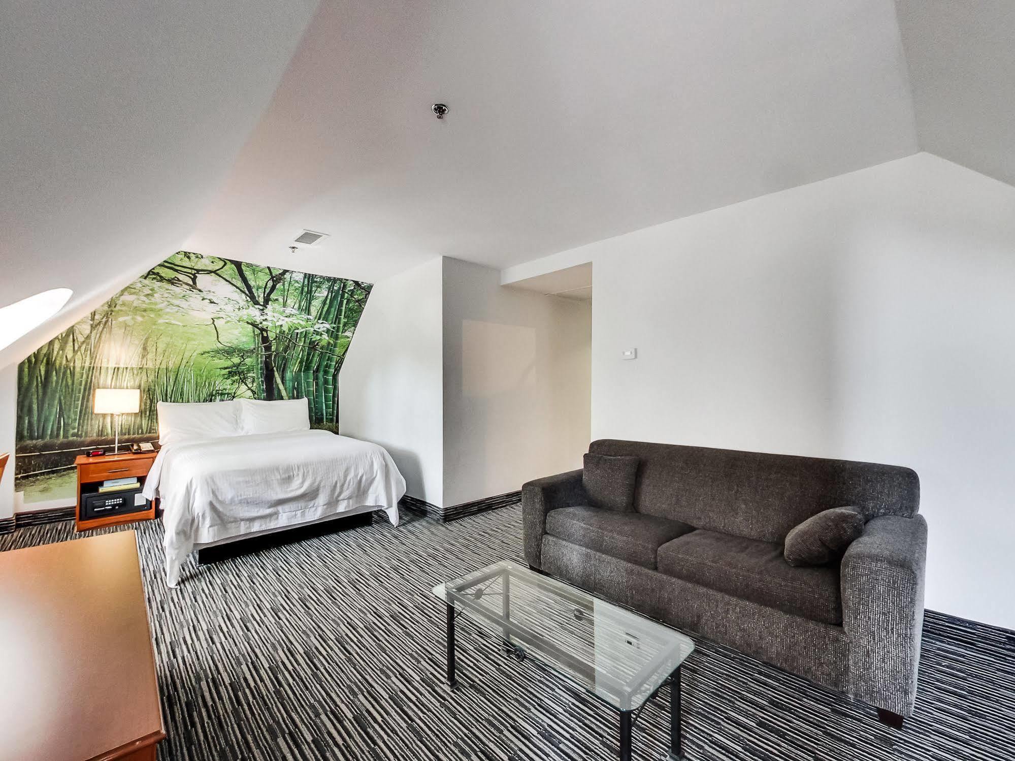 Isabella Hotel & Suites トロント エクステリア 写真